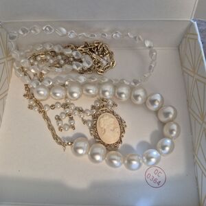 New Plunder Elegant Gold and White Cameo Necklace Set